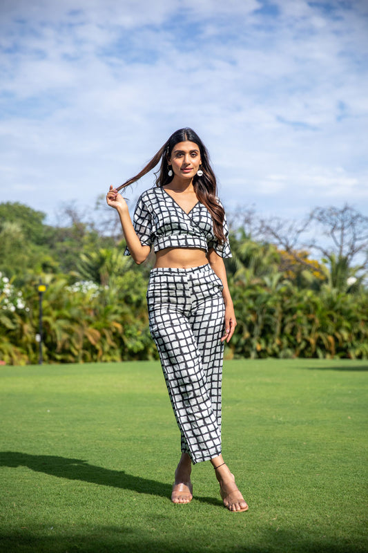 Cubic Curves Linen Co-ord Set - Yuvani
