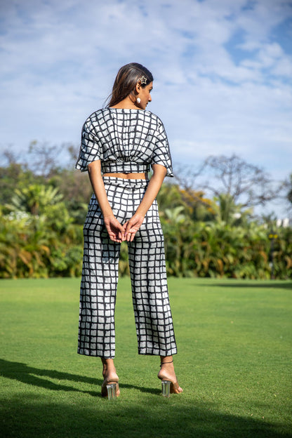 Cubic Curves Linen Co-ord Set - Yuvani