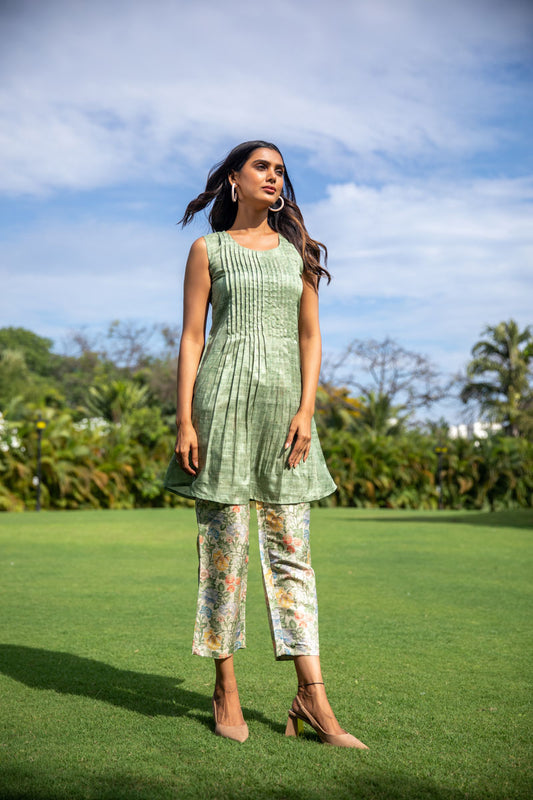 Grassy Green Sleevless Set - Yuvani